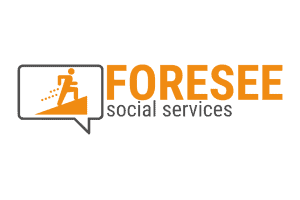 Logotyp projektu FORSEE. W środku komiksowego dymku jest symboliczna postać ludzka idzie pod górę, obok napis: FORSEE, social services